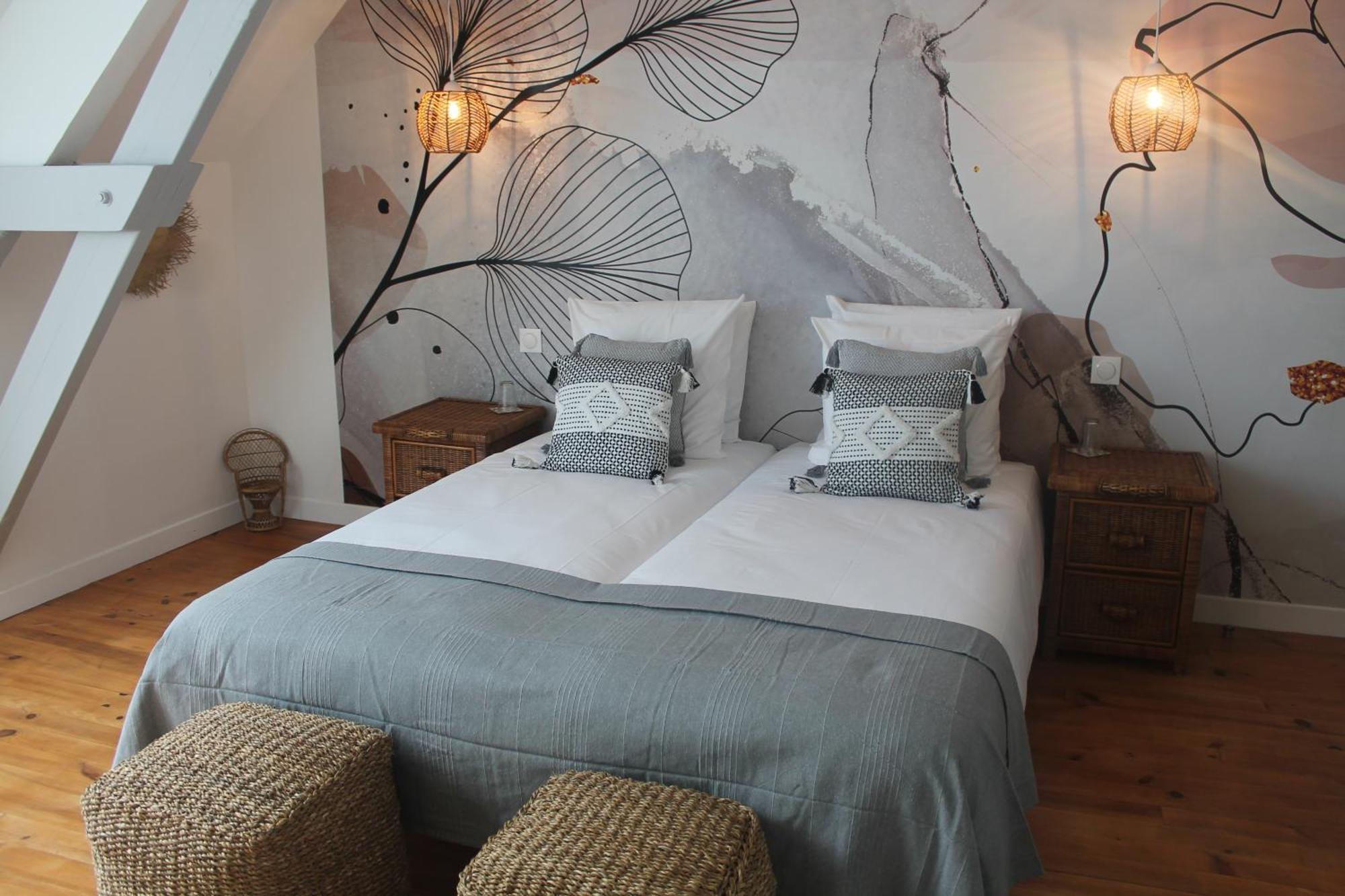 Les 13 Lavoirs D'Antan - Chambre Zen Attitude Saint-Pierre-Église Eksteriør bilde