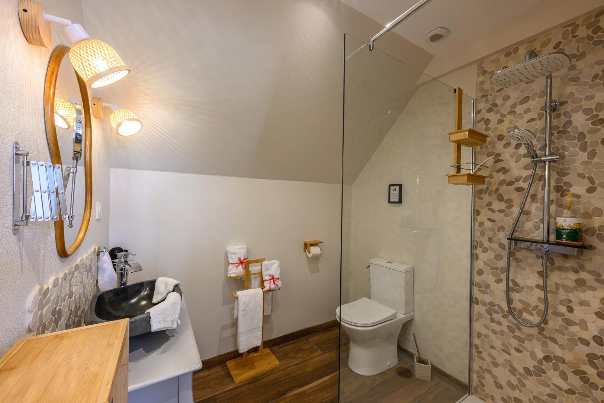 Les 13 Lavoirs D'Antan - Chambre Zen Attitude Saint-Pierre-Église Eksteriør bilde